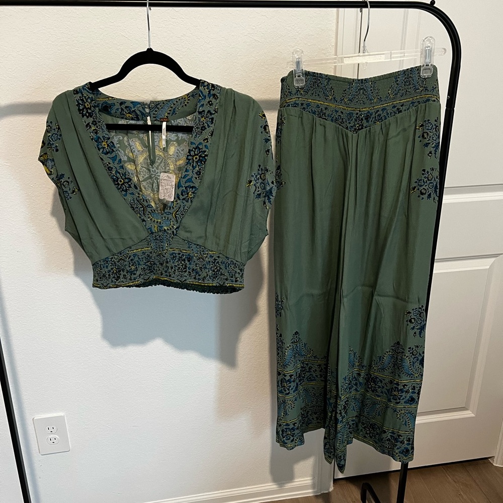 Free People 2-Piece 💚🌿